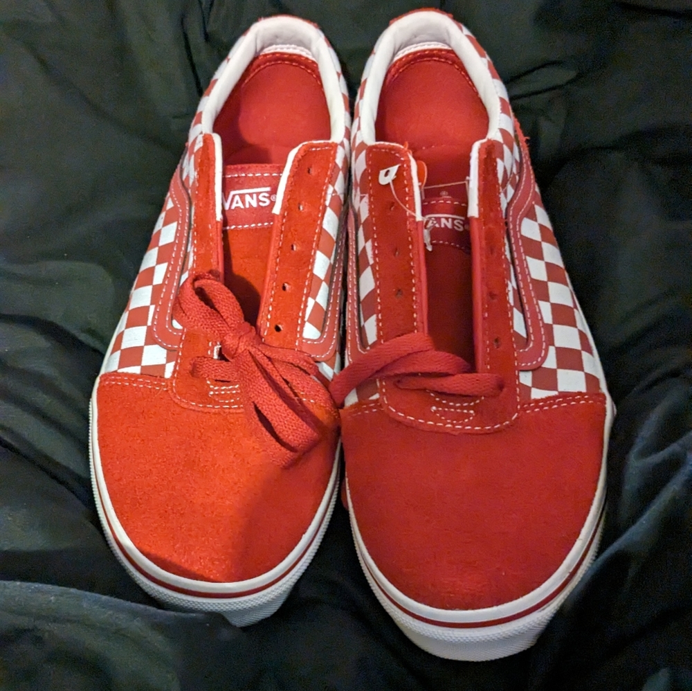 Red checkered vans Y6.0